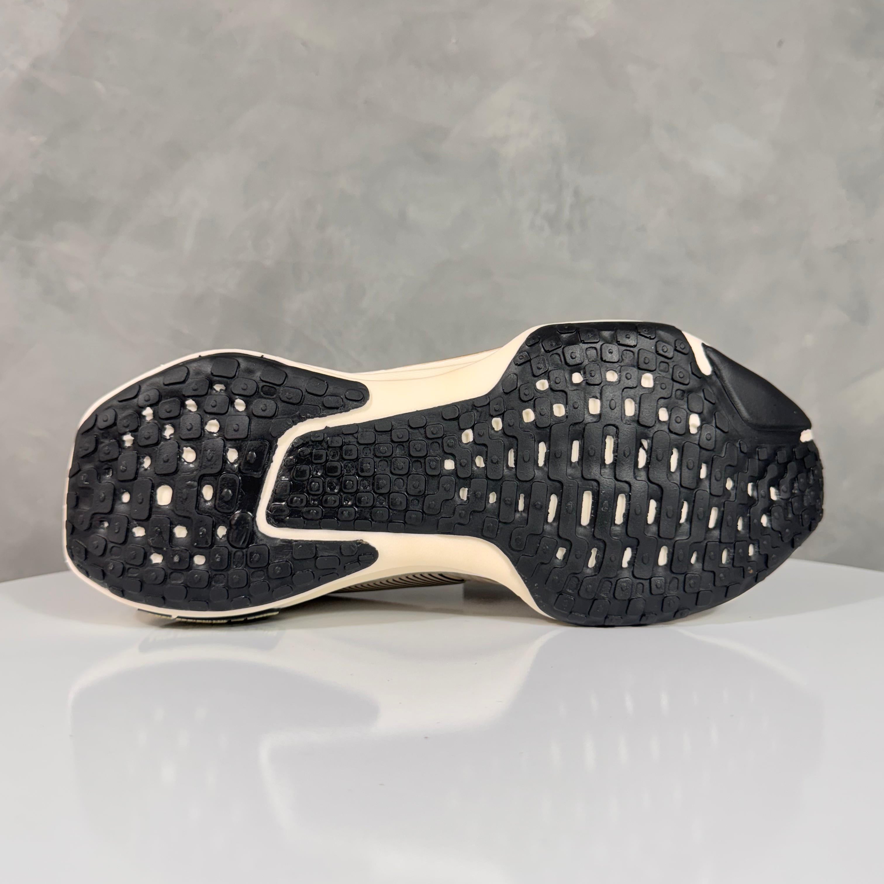 Tênis Unissex Zoomx 04 Premium